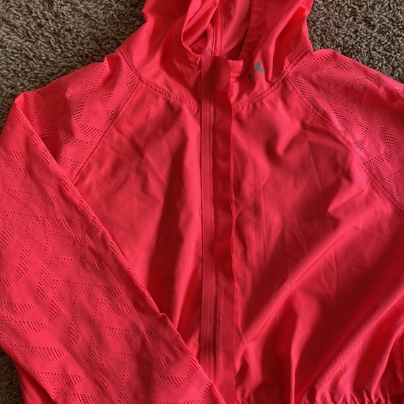 Under Armour running jacket - Picture 2 of 9
